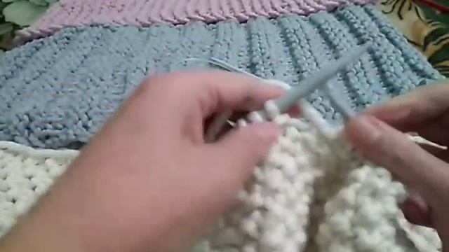 Связать стильную шапочку без шва быстро и просто!!! Knitted hat смотреть онлайн