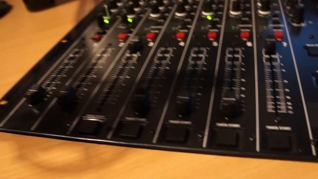 Behringer PRO MIXER DX2000USB