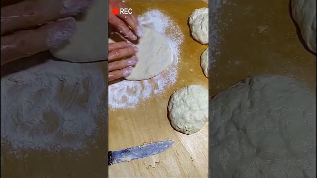 ЛЕПЕШКИ НА СКОВОРОДЕ ТЕСТО НА КИФИРЕ ВКУСНЫЕ ЛЕПЕШКИ ПРОСТОЙ РЕЦЕПТ