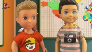 Новый учитель поставил двойки всему классу! Барби школа с куклами!