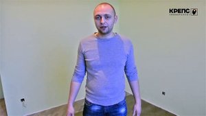 Чем выровнять каменистую стену на лоджии