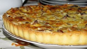 Пирог с лесными грибами