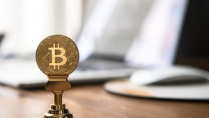 Способы покупки крипты. Биржи. P2P. Обменники. Криптоматы. Телеграм боты.