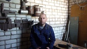 Как вставить круг в болгарку чтобы при зажатии открутить гайку.mp4