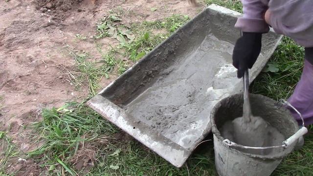 Забор с профиля и мама - Установка столбов Как сэкономить раствор при заливке