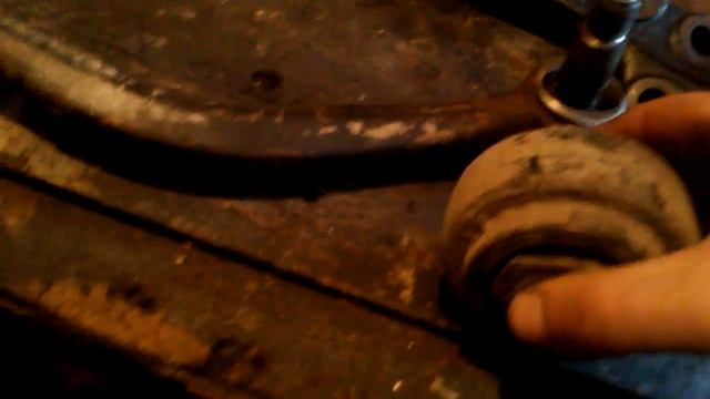 Реставрация шаровых опор на BMW E34 смотреть онлайн