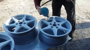 Грунтовка дисков,перед покраской.