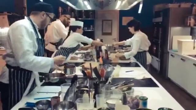 Поварская школа РАГУ 17.06.2014. Кассуле из баранины. смотреть онлайн