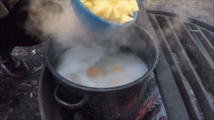 Царская Уха из лосося. Как приготовить вкусную уху на костре.