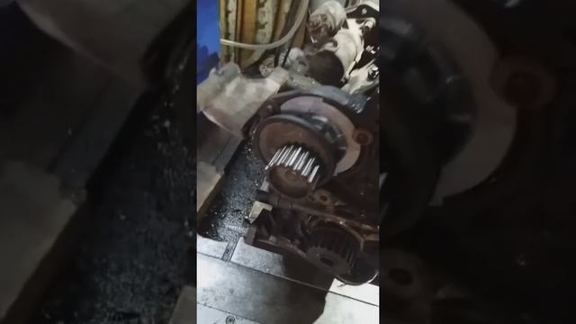 Расточка блока цилиндра под поршни 0.25 на ланос 1.6 и Водяной насос GM 96872704 какое качество смотреть онлайн