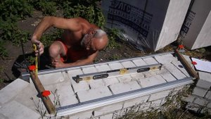 Дом своими руками. Выравнивание цоколя. Часть 1