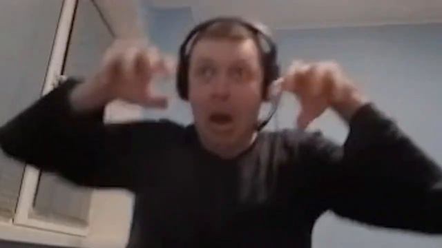 утром он Виталий цаль, а вечером по улицам Винницы ходит Артас Бейтман смотреть онлайн