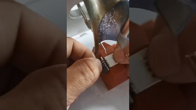 Automatic soldering machine