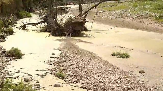 Пересохшая река рядом с Майрамадаг. смотреть онлайн