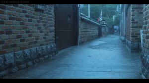 A quiet residential street in the rain, the sound of white noise rain for a deep sleep.