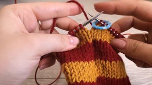 Идеальные полоски без стыков.Как вязать полоски по кругу без ступенек при смене цвета