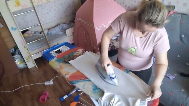 точечная уборка в ванной, гладим одежду вместе смотреть онлайн