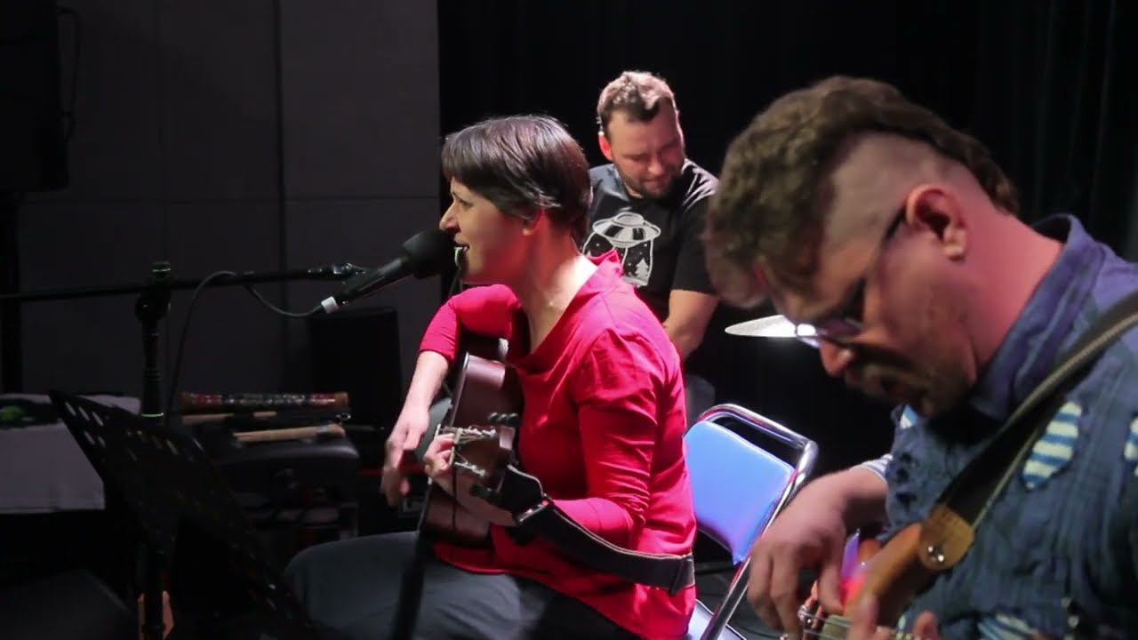 Ната и НЛО - Лампочки смотреть онлайн