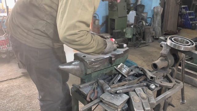 Ещё один красивый и простой элемент из уголка