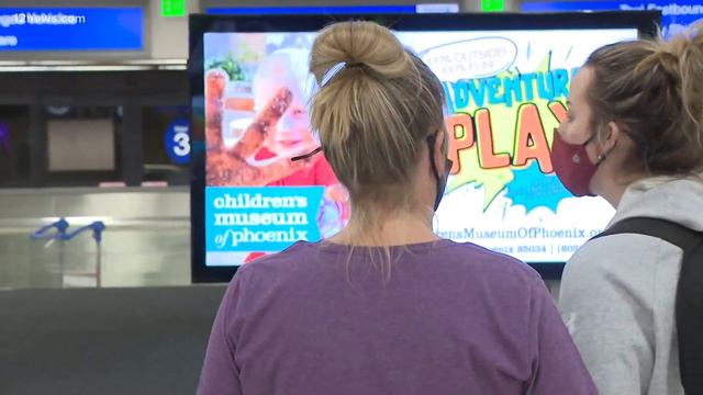 Phoenix Sky Harbor enforcing masks for holiday travelers смотреть онлайн