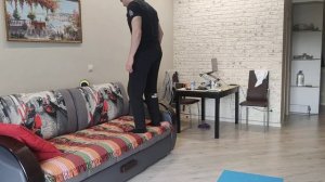 Прыжки на диван с высоким вылетом — копия