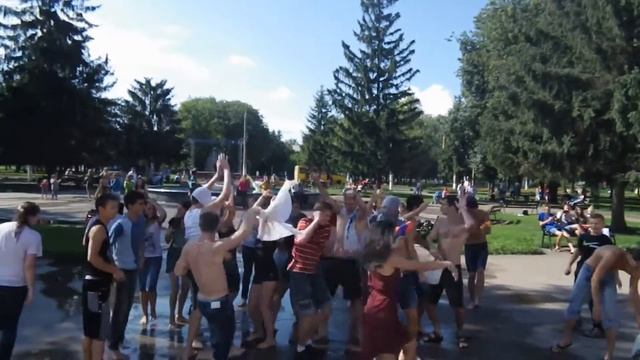 'Harlem Shake' - Water Battle - Konotop смотреть онлайн
