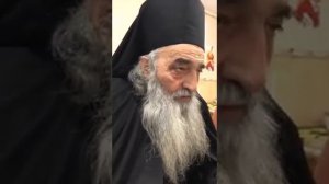 Отец Илиодор " нужно самообразовыватся "