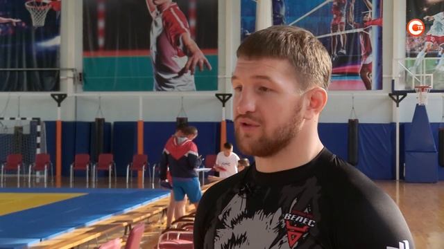 Многократный чемпион мира по кикбоксингу Владимир Минеев дал мастер-класс в Севастополе смотреть онлайн