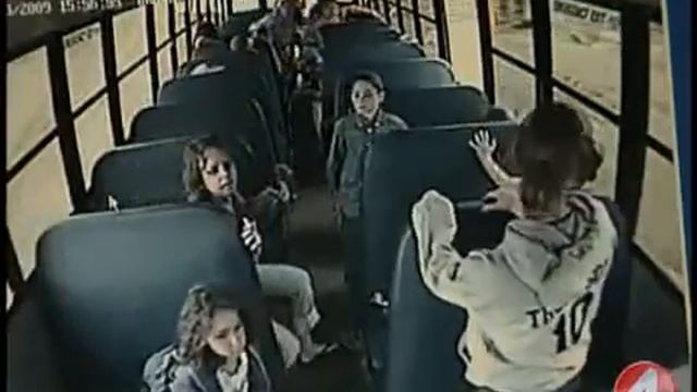 Пъяный водитель школьного автобуса.