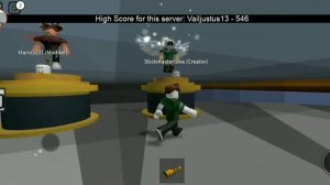 Сломал стул пока играл