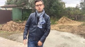 Часть 2. Строим забор. Кирпичные столбы, профнастил, свайно-ростверковый фундамент. Видеоотчет.