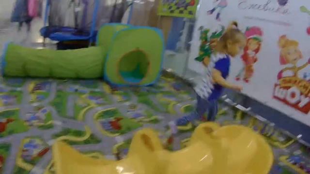 Веселимся в детской комнате Ежевика Have fun with Lida Happy in the nursery BlackBerry смотреть онлайн