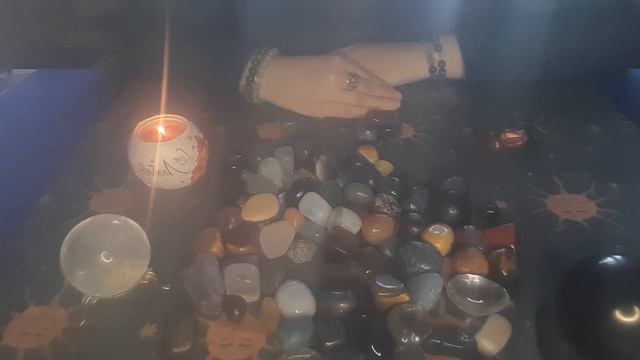 Конфликт на работе! Что делать? Чем закончится? Гадание на камнях? смотреть онлайн