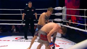 Молодой российский боец за 22 секунды вынес лютого, украинского каратиста.