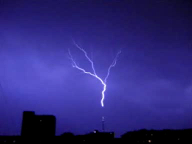 Молния бьёт в Останкинскую телебашню смотреть онлайн