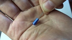 Цифровая приставка моргает и не включается есть решение
