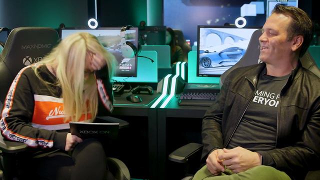 PHIL SPENCER Talks Survival Games, Elite Series 2 Controller & Playing Destiny On A Deserted Island смотреть онлайн