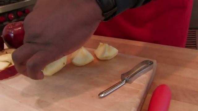 Cooking & Culinary Tips : How to Peel & Core Apples смотреть онлайн