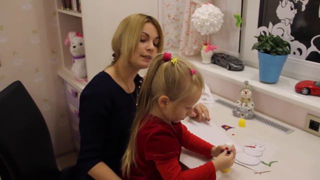 Уроки английского для малышей. Скоро Новый год! Делаем снеговичка! смотреть онлайн