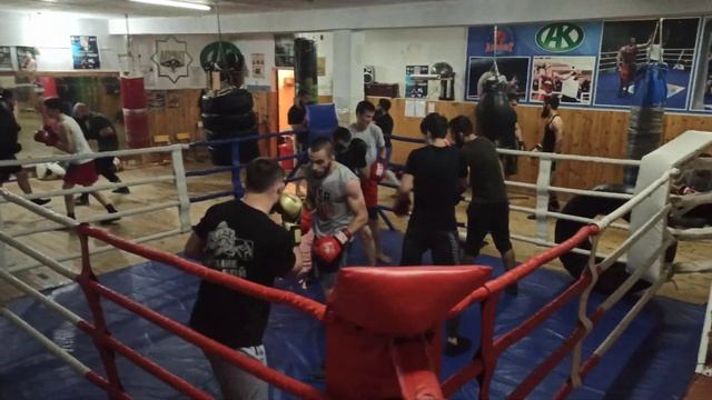 Любительский Бокс тренировки #29 вольные бои(2) смотреть онлайн