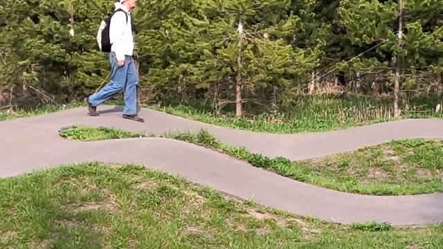 29.04.2023 Верхний Услон, Парк Отдыха. Руслан и Артур на самокатах смотреть онлайн