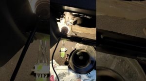 Замена разъема резистора отопителя (печки) своими руками.