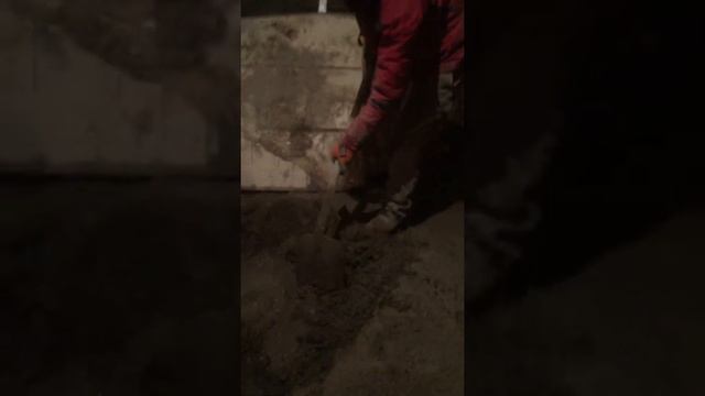 Работаем в подвале.Кладка стены смотреть онлайн