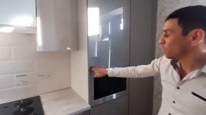 Кухонный гарнитур на заказ с огромным пеналом