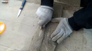 Разжигаю костер с помощью батарейки и фольги, сахара и марганцовки