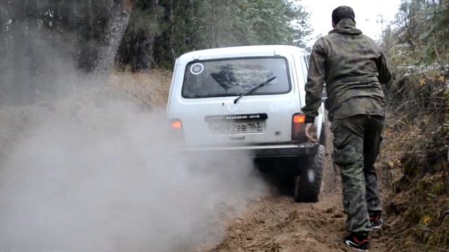 Нива vs УАЗЫ! Какая резина лучше? Comforser CF3000, SimexJungle Trekker-2 или Kumho KL71? смотреть онлайн