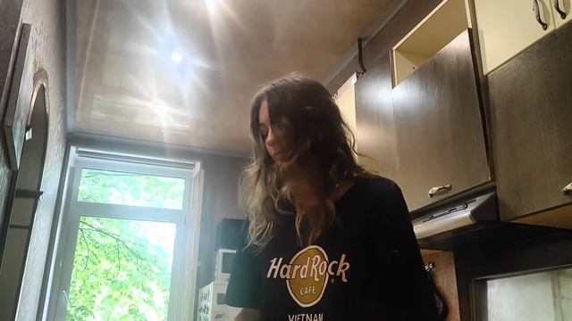 Тяжел ли вертикальный паровой пылесос Kitfort KT-575-1? смотреть онлайн