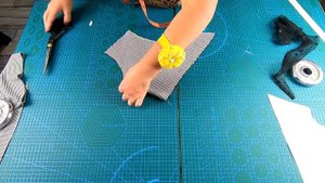 Пошив платья с отрезной кокеткой по линии груди и фигурным вырезом. Весенне летний Марафон.mp4