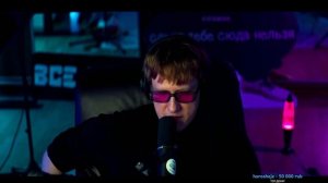 Даня Кашин рассказывает про свой мерч