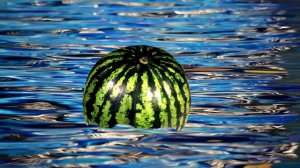 ЧТО БУДЕТ ЕСЛИ БРОСИТЬ АРБУЗ В ВОДУmp4